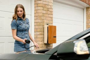 Ładowanie Samochodu Elektrycznego w Domu: Stacja EV – Wygoda na Wyciągnięcie Ręki.