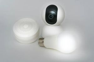 Nowoczesny system hydroponiczny z oświetleniem LED w inteligentnym domu.
