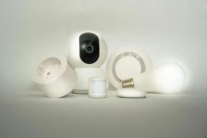 Nowoczesny system hydroponiczny z oświetleniem LED w inteligentnym domu