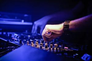 Panel sterowania inteligentnym oświetleniem w łazience