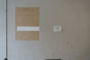 Schemat warstw izolacji ściany domu zeroenergetycznego, przedstawiający ochronę akustyczną.